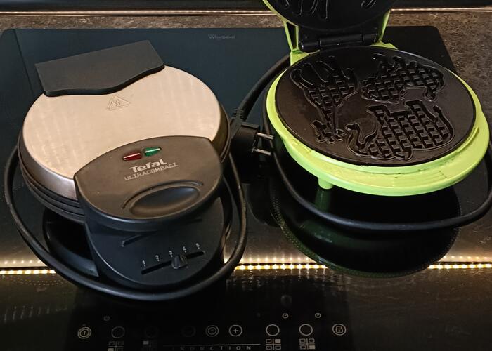 Grajewo ogłoszenia: Sprzedam gofrownice Tefal moc 1000W w kształcie serduszek. Druga...