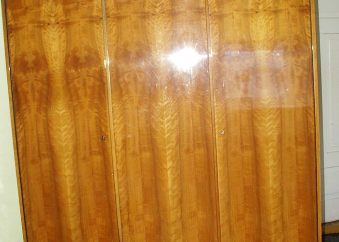 Grajewo ogłoszenia: Sprzedam starą szafę, stan dobry .