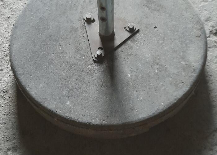 Grajewo ogłoszenia: Sprzedam postument do dużego parasola ogrodowego.